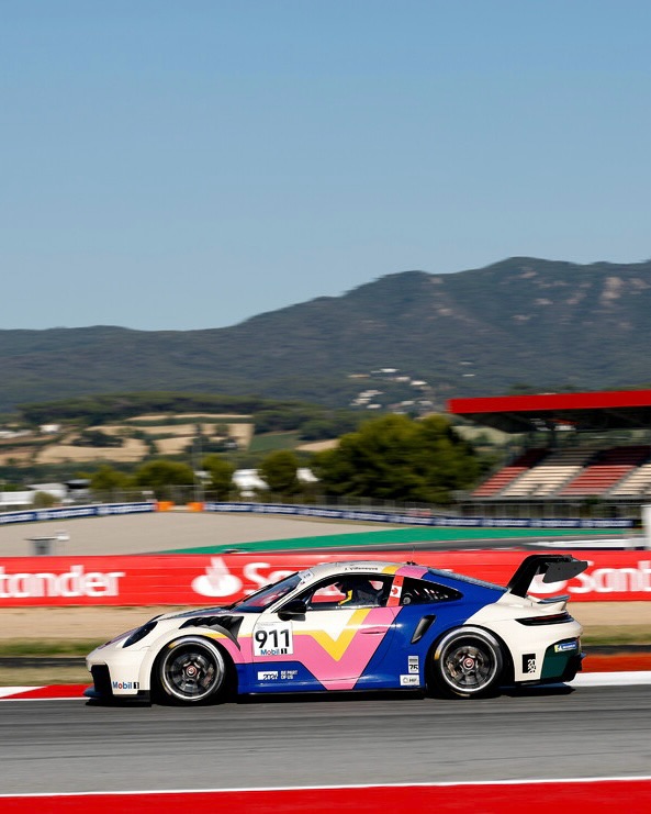 JACQUES VILLENEUVE RACES A PORSCHE NUMBERED 911 AT 55 (image 7)
