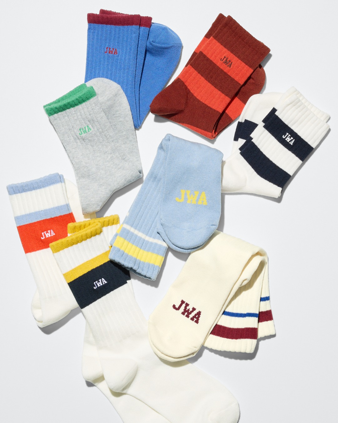 UNIQLO AND JW ANDERSON'S REGATTA COLLECTION LANDS IN AUSTRALIA (image 9)