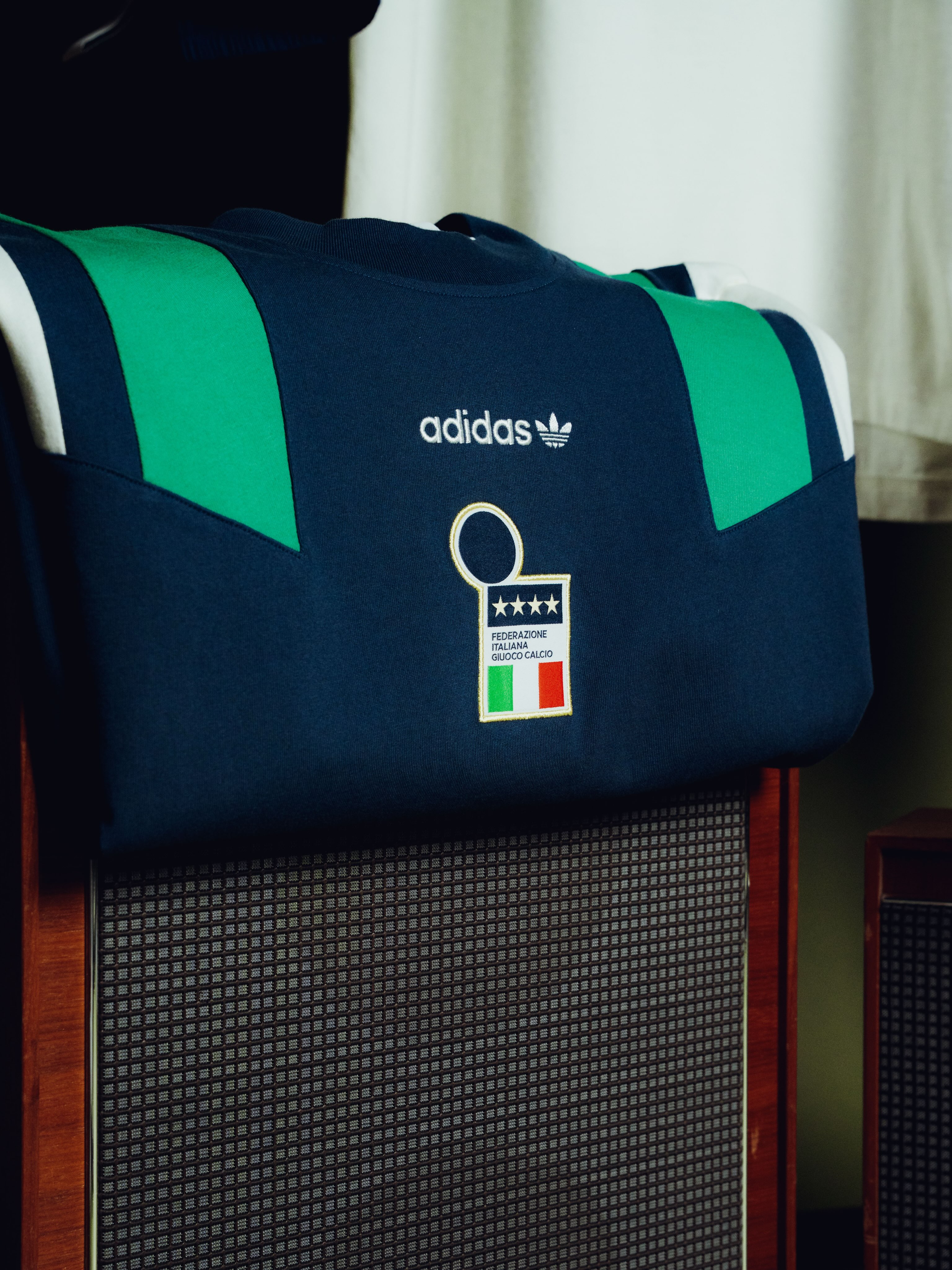 ITALY EQT TRACK TOP ADDS A STAR TO AN OLD CREST (image 5)