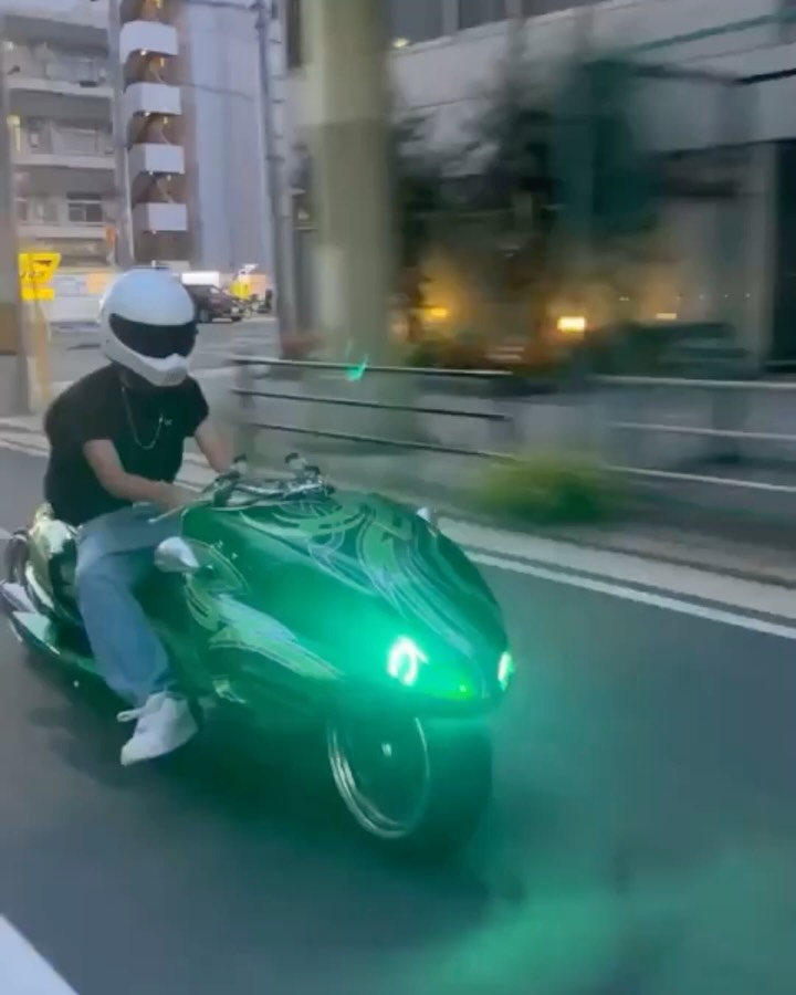 HONDA FUSION BECAME JAPAN'S LOWRIDER SCOOTER (image 2)