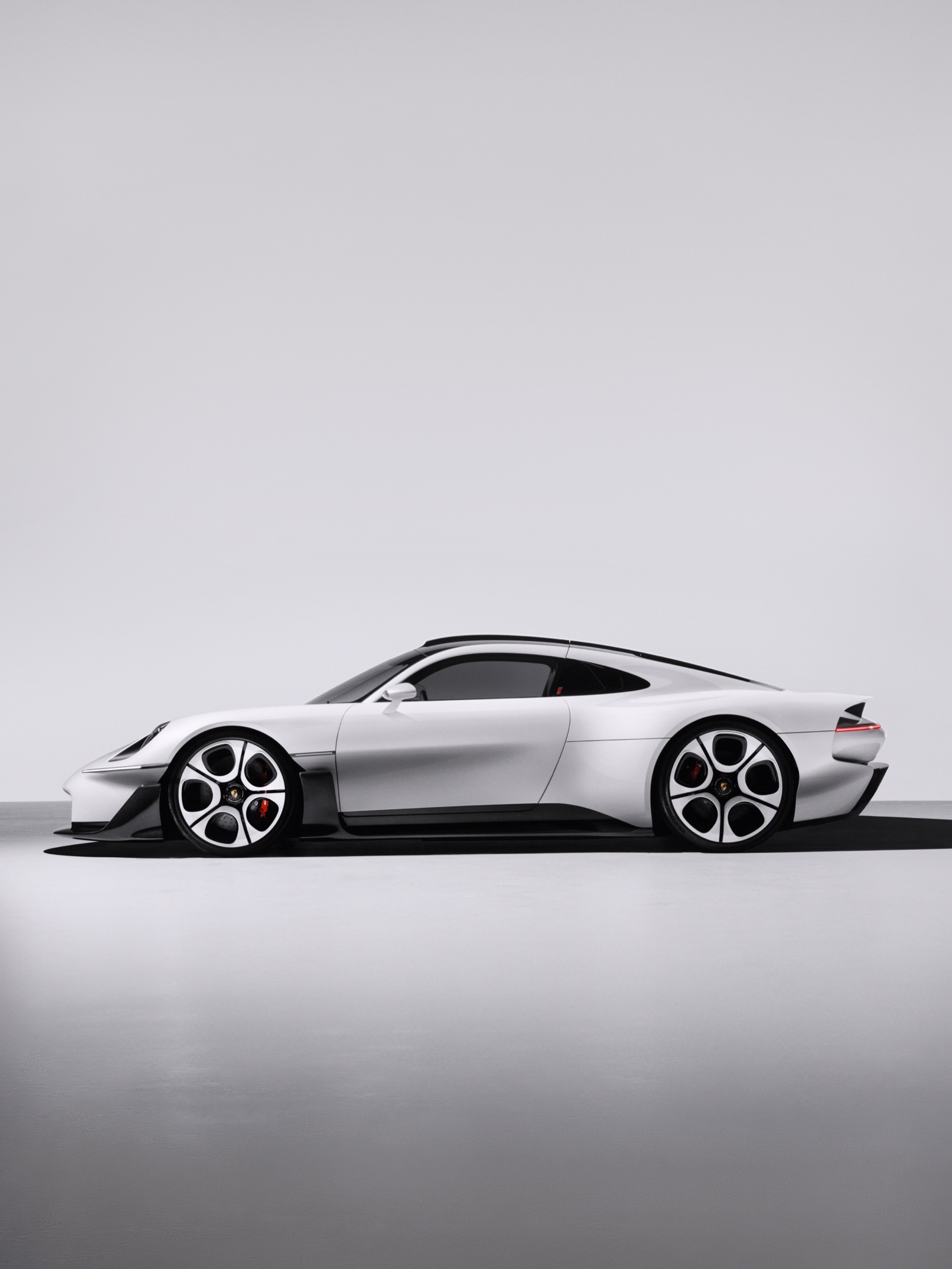 Porsche Mission S Hides Its Specs and Shows the Cockpit (image 2)