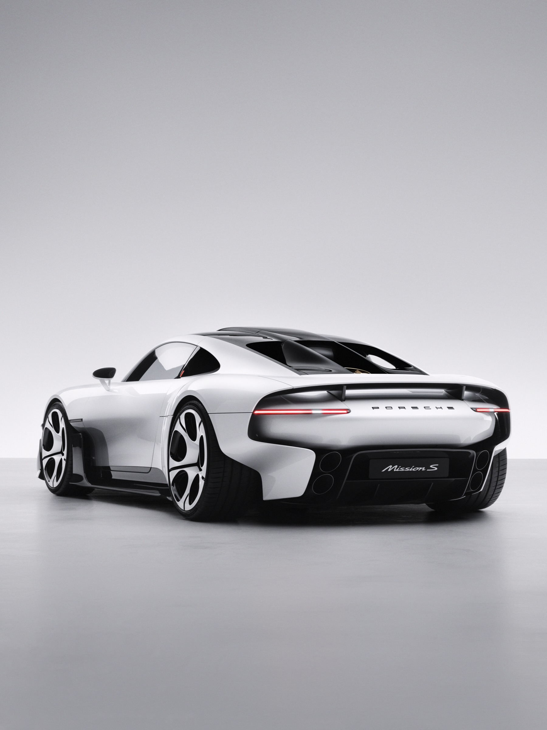 Porsche Mission S Hides Its Specs and Shows the Cockpit (image 6)