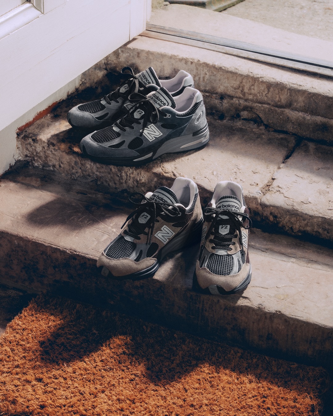 New Balance Pairs Dusty Suede With Black Mesh on the 991v2 (image 2)