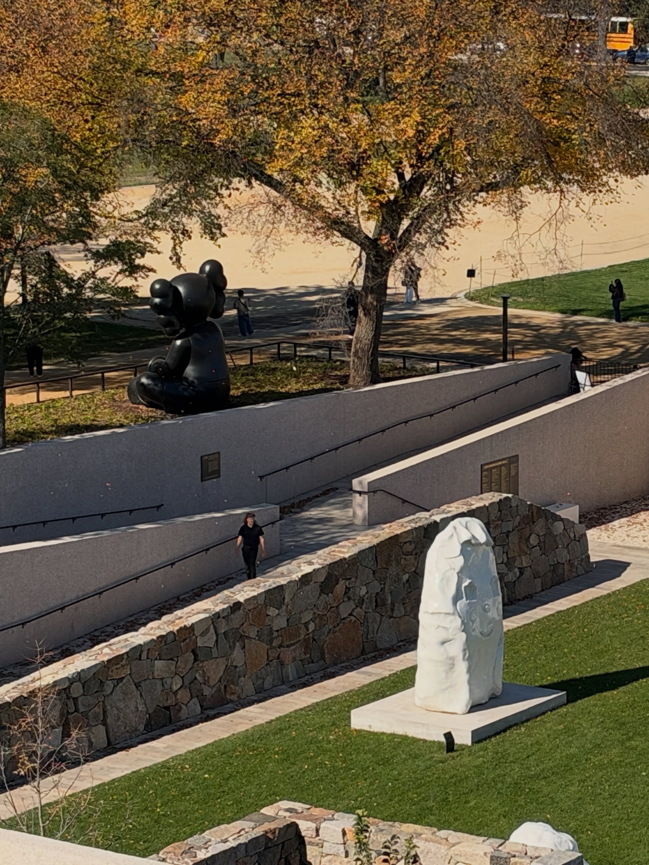 KAWS's 14 Foot SHELTER Opens the Hirshhorn Garden (image 4)