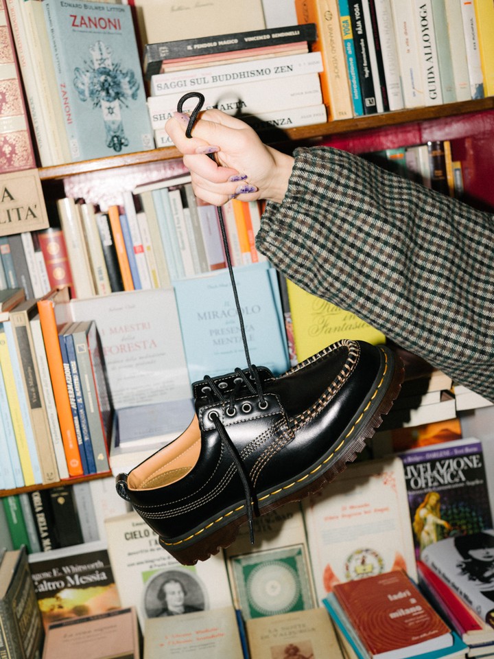 DR MARTENS' LOWELL SHOE SHOWS UP ON MILAN'S ONE SHOT (image 5)