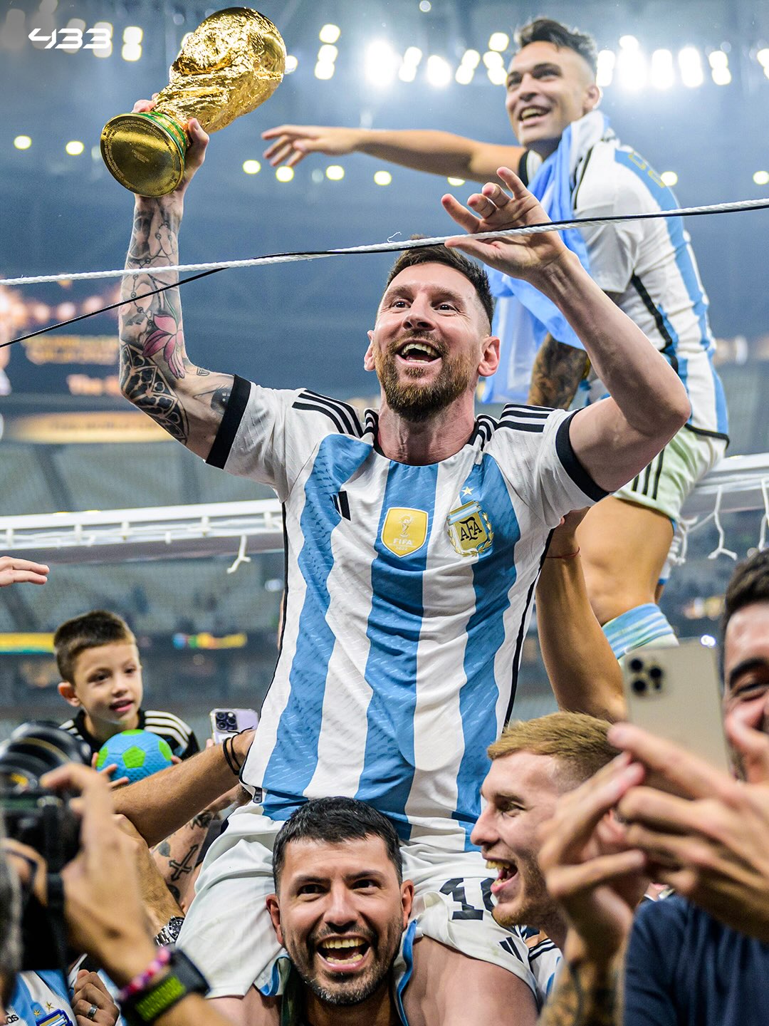 MESSI FAREWELL SHIRT SENDS GOLD AROUND THE EDGES (image 6)