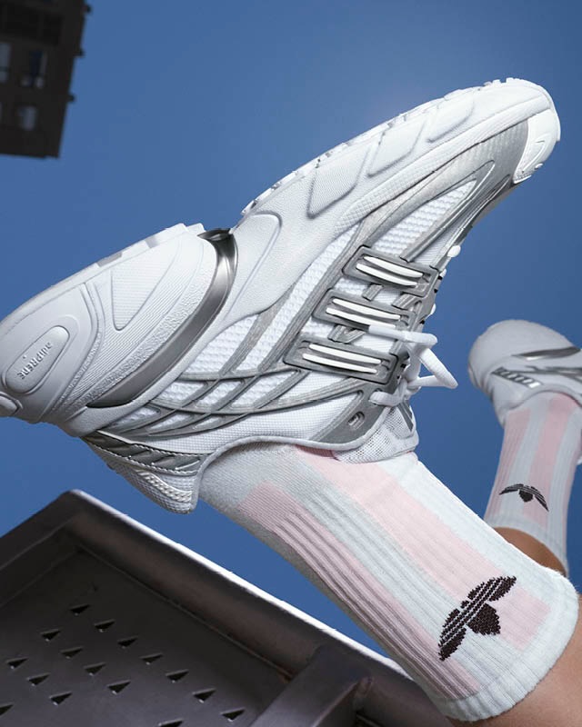 ADIDAS ADISTAR XLG GOES BIG ON SCULPTED MESH (image 4)
