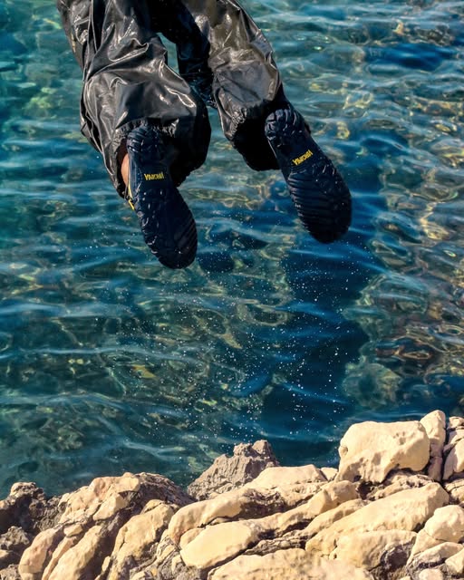 PHARRELL'S ADIDAS WATERMOC LANDS IN MARSEILLE FOR $220 (image 4)