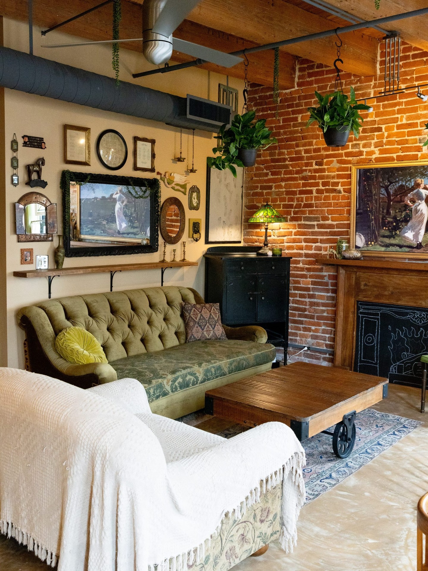 KANSAS CITY COUPLE RENTS AN UNTOUCHED 1880 WAREHOUSE FLOOR (image 2)