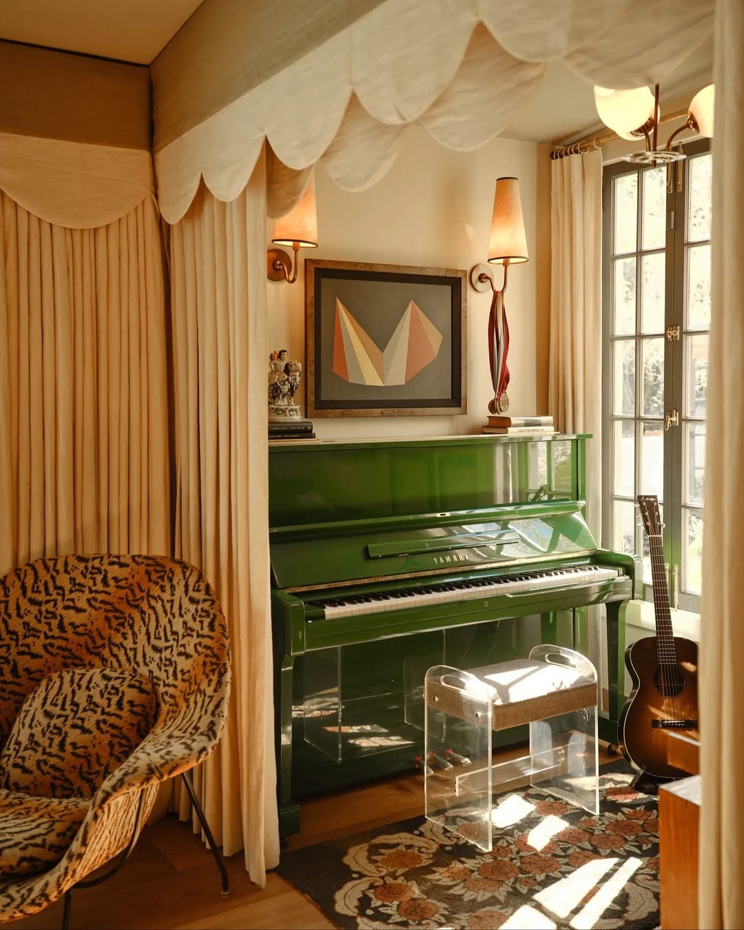 Tyler Johnson's Laurel Canyon Home Doesn't Need to Announce Anything (image 2)