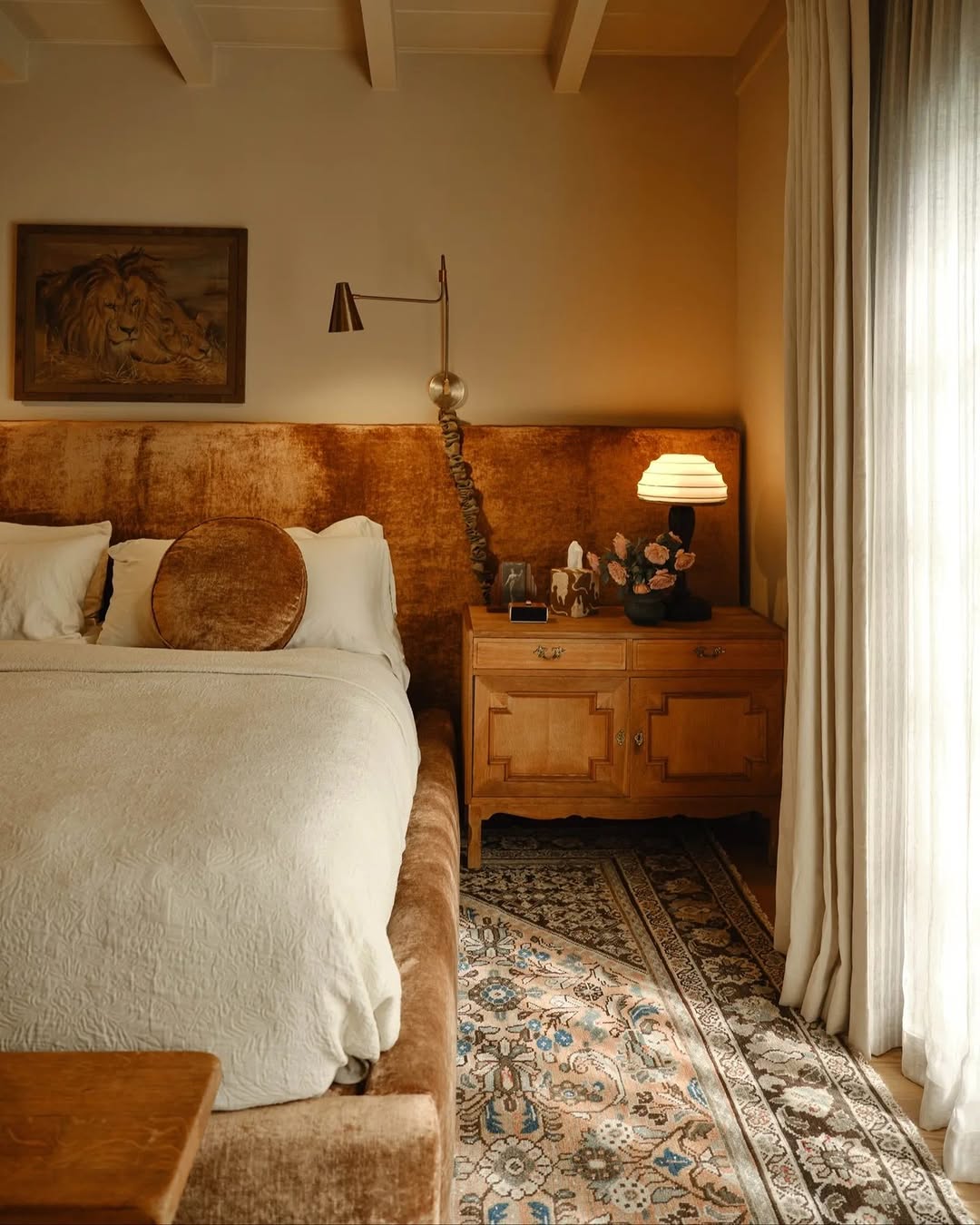 Tyler Johnson's Laurel Canyon Home Doesn't Need to Announce Anything (image 3)
