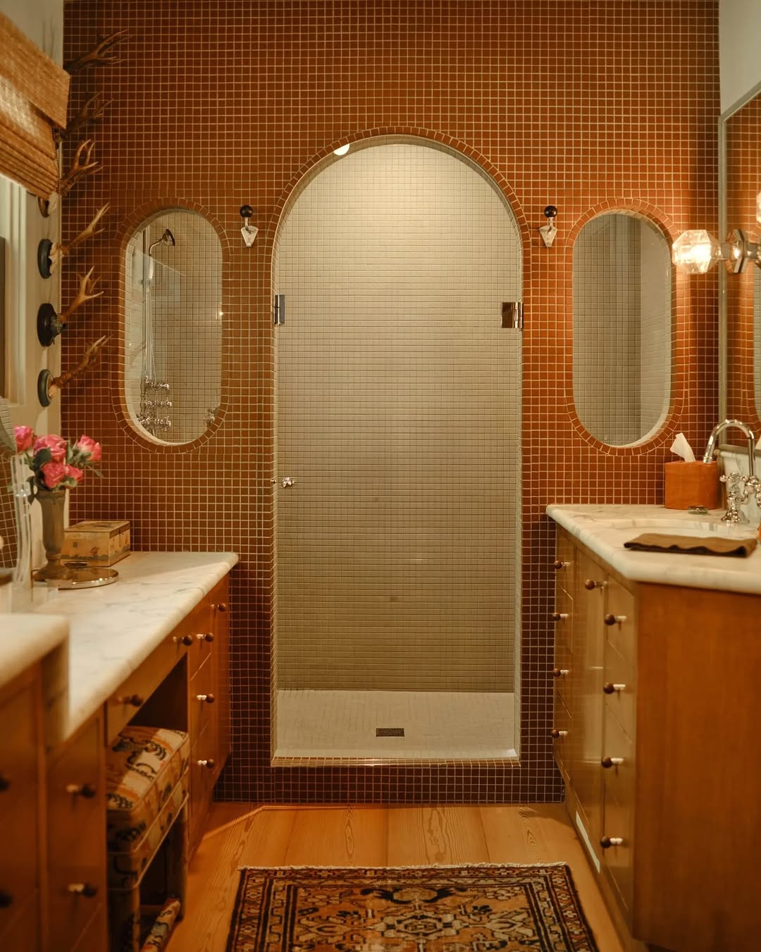 Tyler Johnson's Laurel Canyon Home Doesn't Need to Announce Anything (image 4)