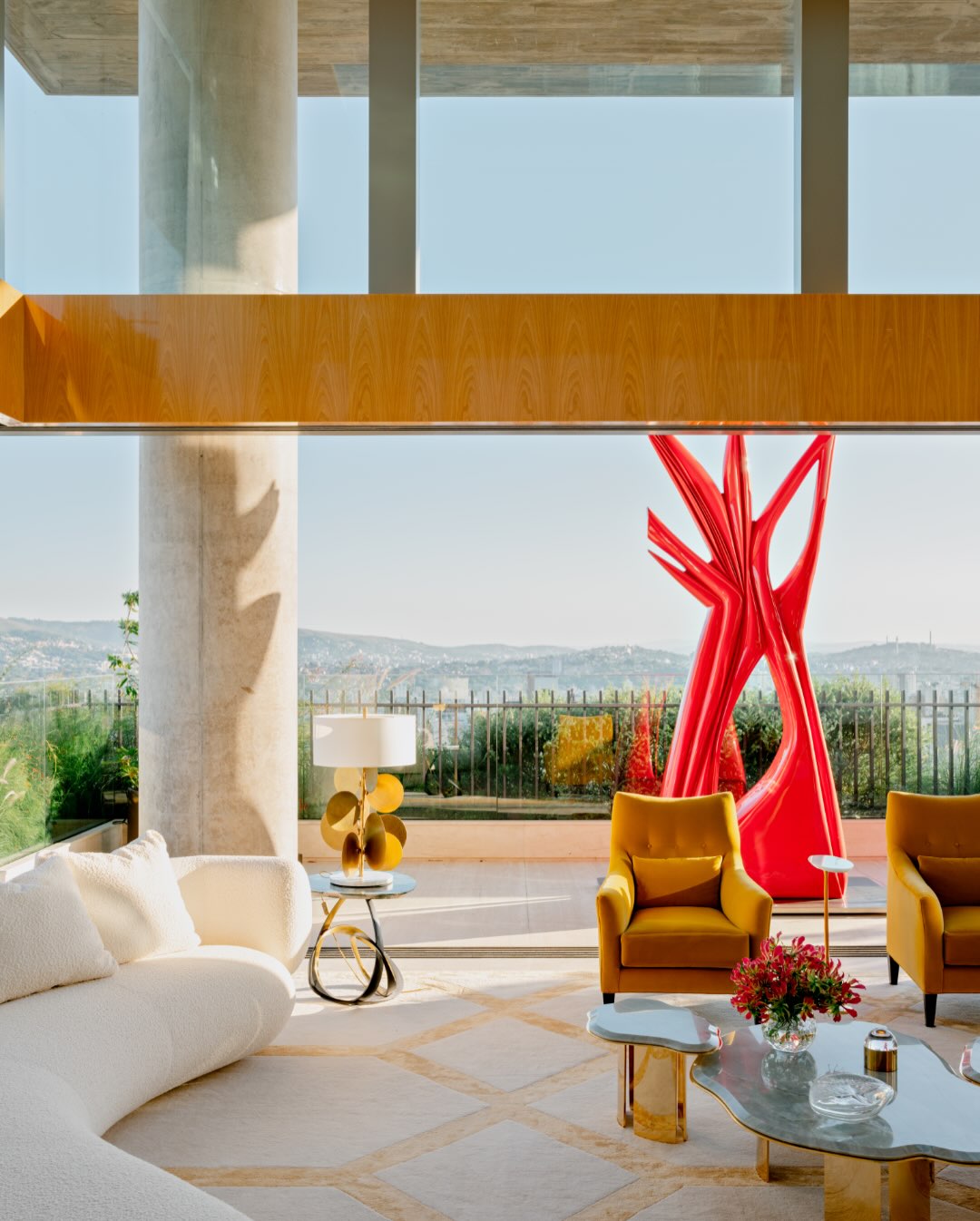 SIG BERGAMIN BUILDS A PENTHOUSE AROUND A GLASS POOL (image 3)