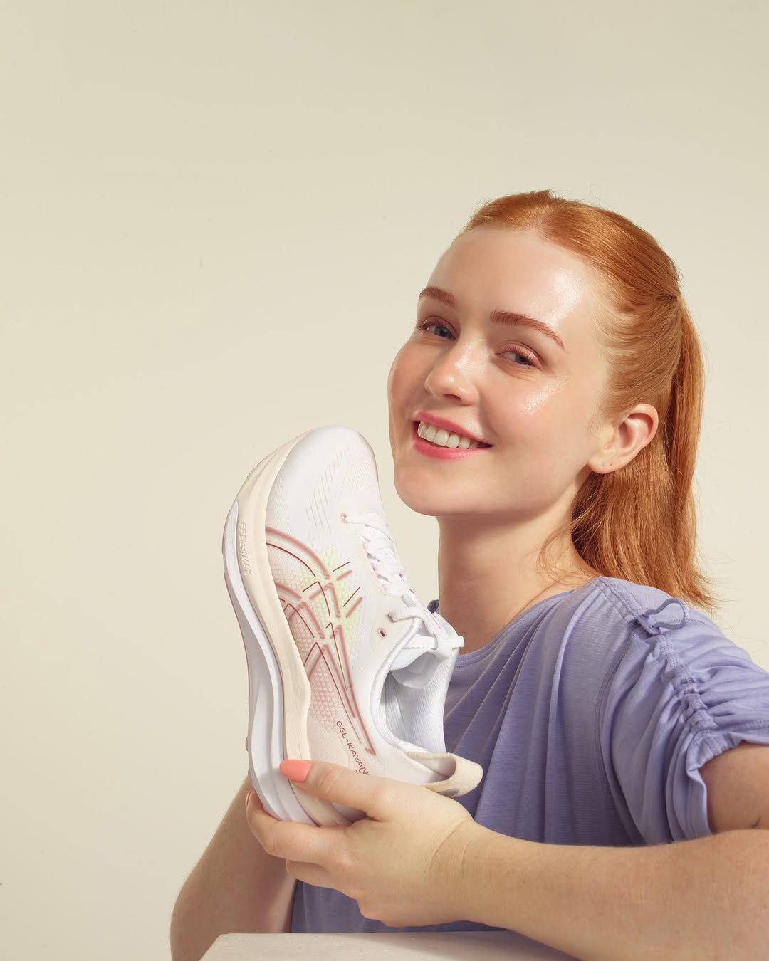 ASICS GET THE GLOW IS A RUNNING CAMPAIGN THAT WORKS BECAUSE IT DOES NOT LOOK LIKE ONE (image 2)