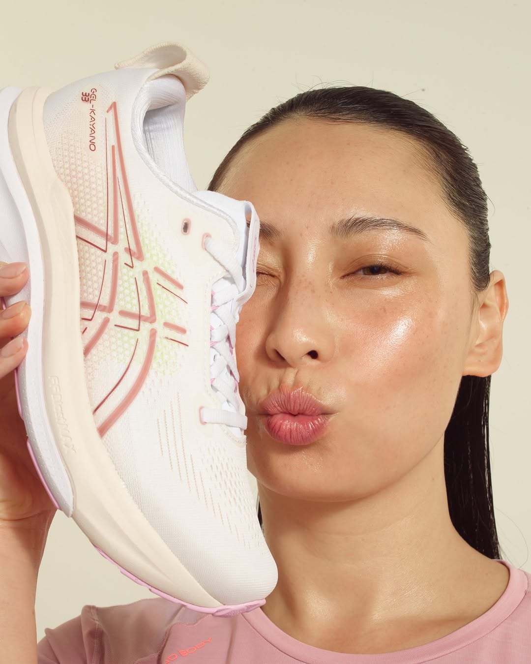 ASICS GET THE GLOW IS A RUNNING CAMPAIGN THAT WORKS BECAUSE IT DOES NOT LOOK LIKE ONE (image 4)