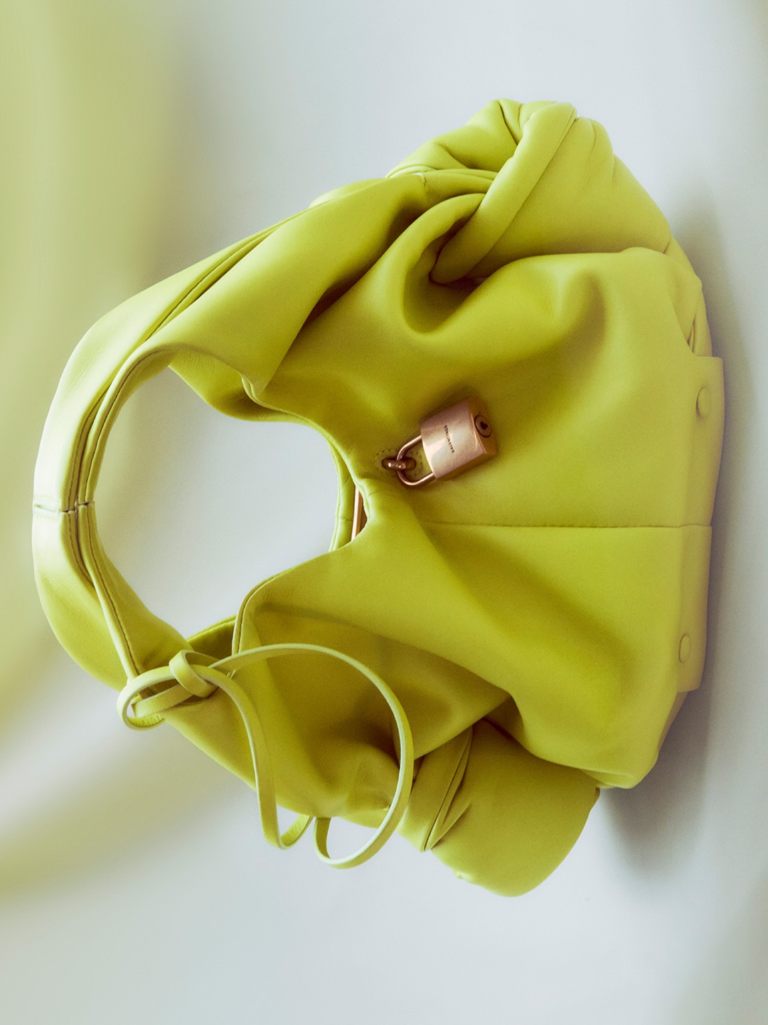 BALENCIAGA SUMMER 27 PUTS NEO GAZAR IN EVERYDAY CLOTHES (image 5)