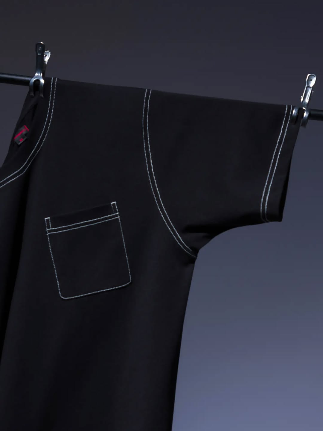 CLOT BETS ON A BASIC WITH THE CONTRAST STITCH TEE (image 2)