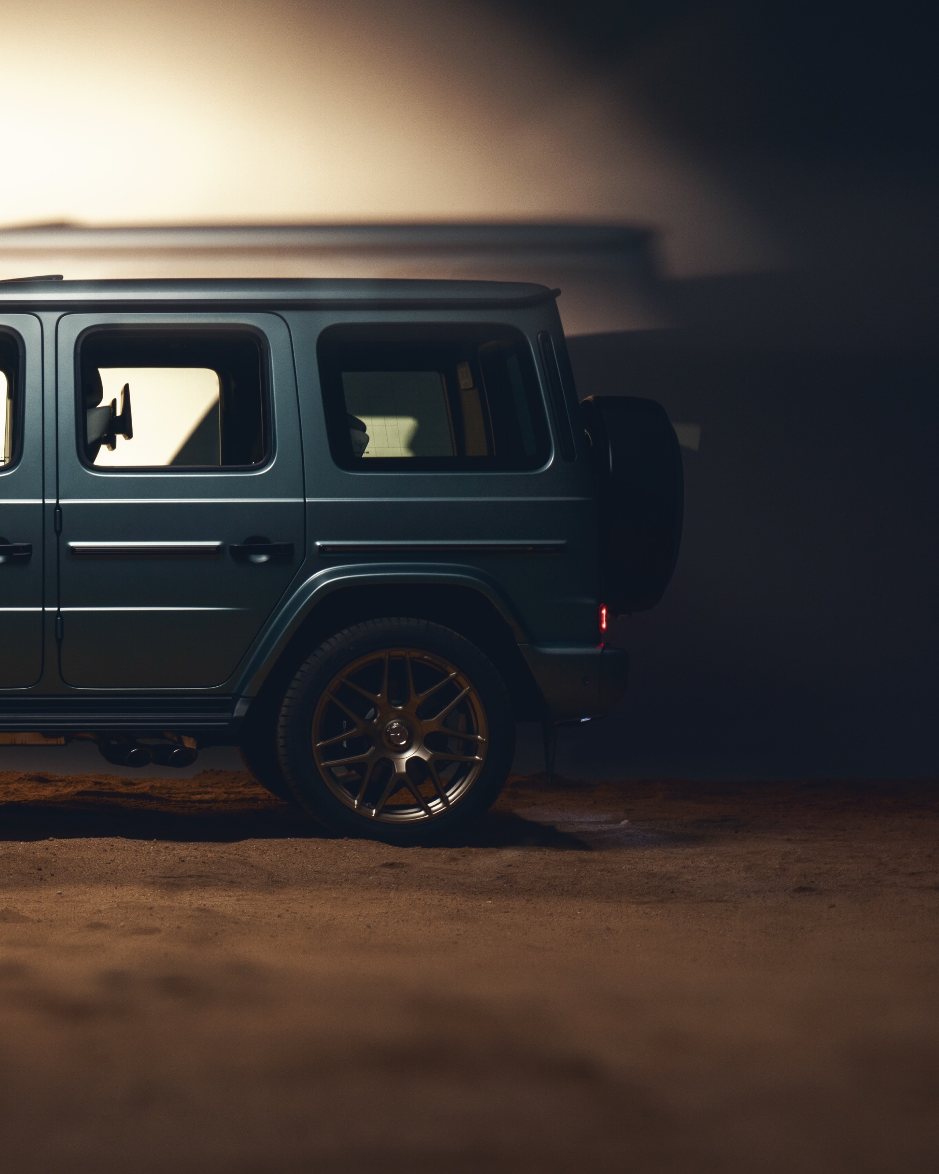 MERCEDES BUILDS 35 MIRAGE G WAGONS FOR THE GULF (image 3)