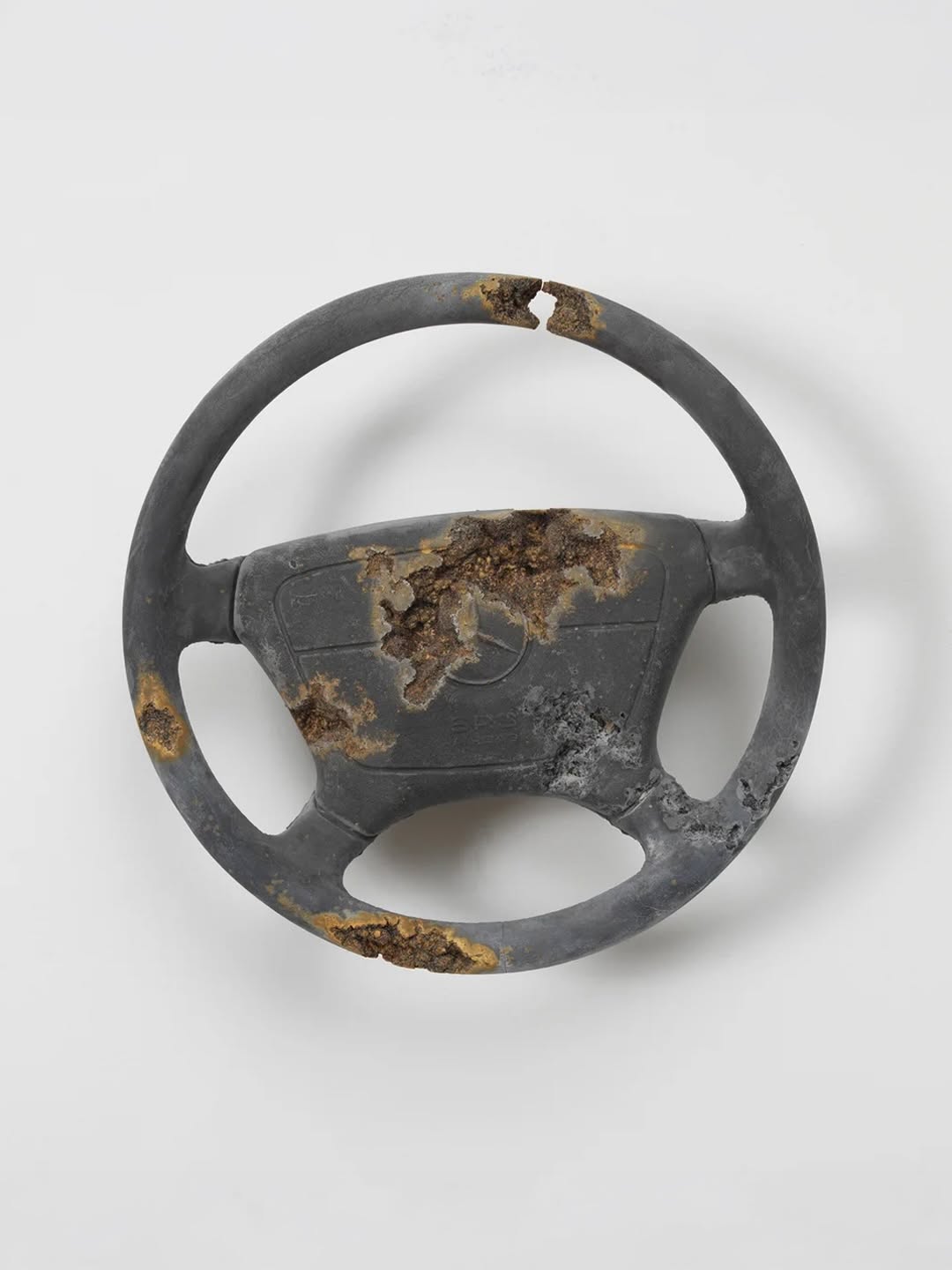 Daniel Arsham Cast the W124 Steering Wheel Four Times in 2015 (image 6)