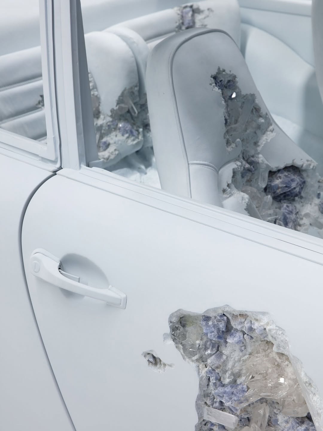 DANIEL ARSHAM BUILT A PORSCHE 911 FROM BLUE CALCITE AND HYDROSTONE AND CALLED IT ARCHAEOLOGY (image 3)