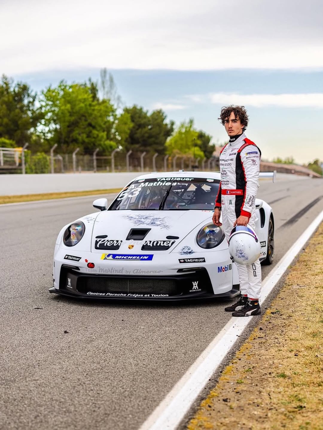 ARSHAM PUT AN ERODED PORSCHE ON A REAL RACE GRID (image 2)