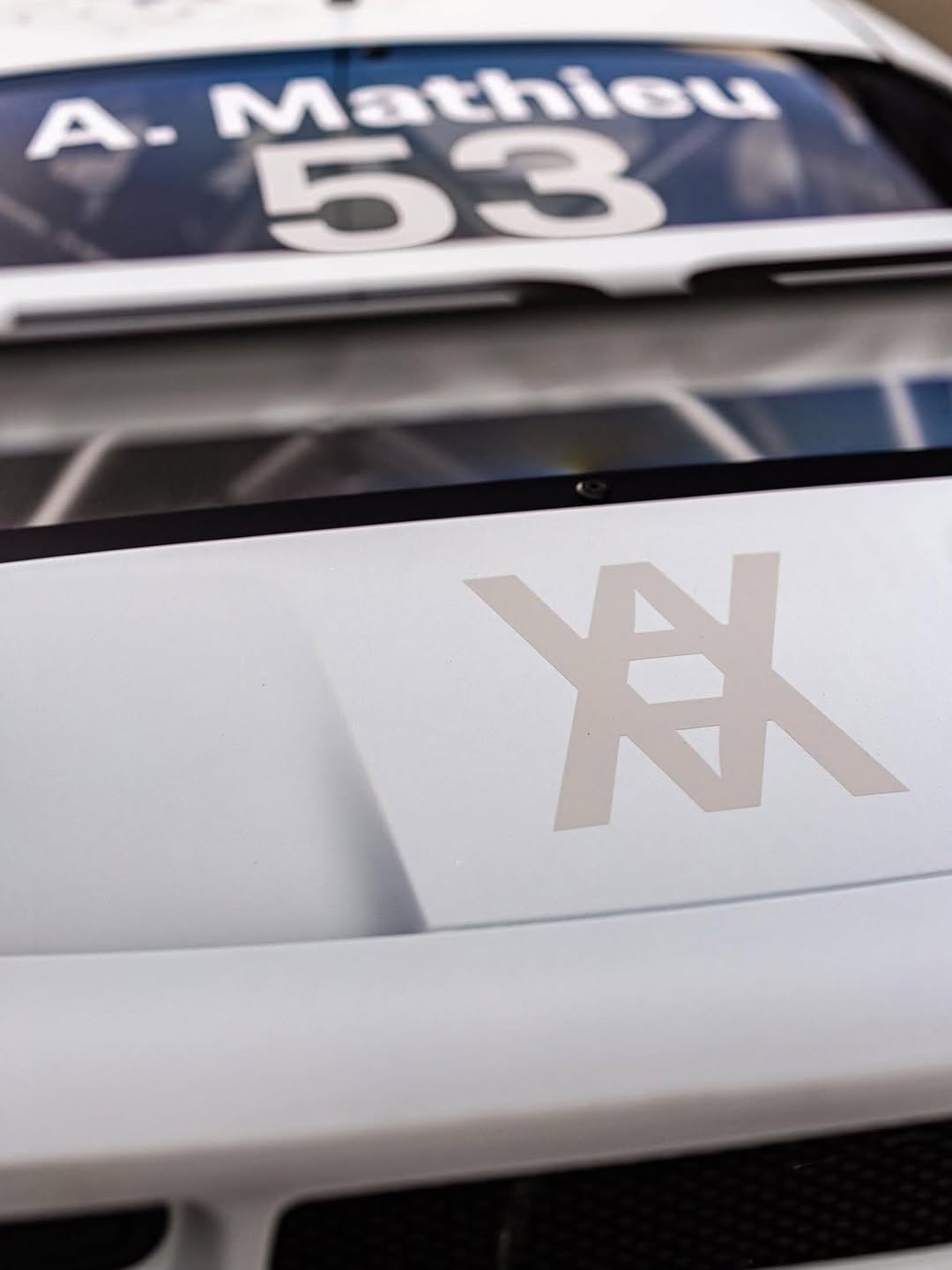 ARSHAM PUT AN ERODED PORSCHE ON A REAL RACE GRID (image 3)