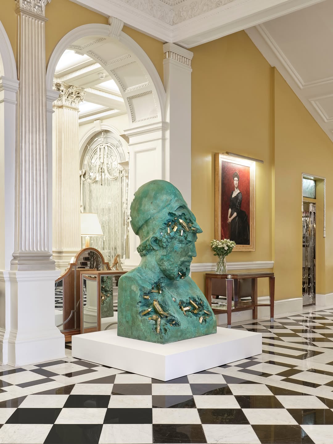 ARSHAM SIGNS AT PERROTIN LONDON IN CLARIDGES JUNE 18 (image 3)