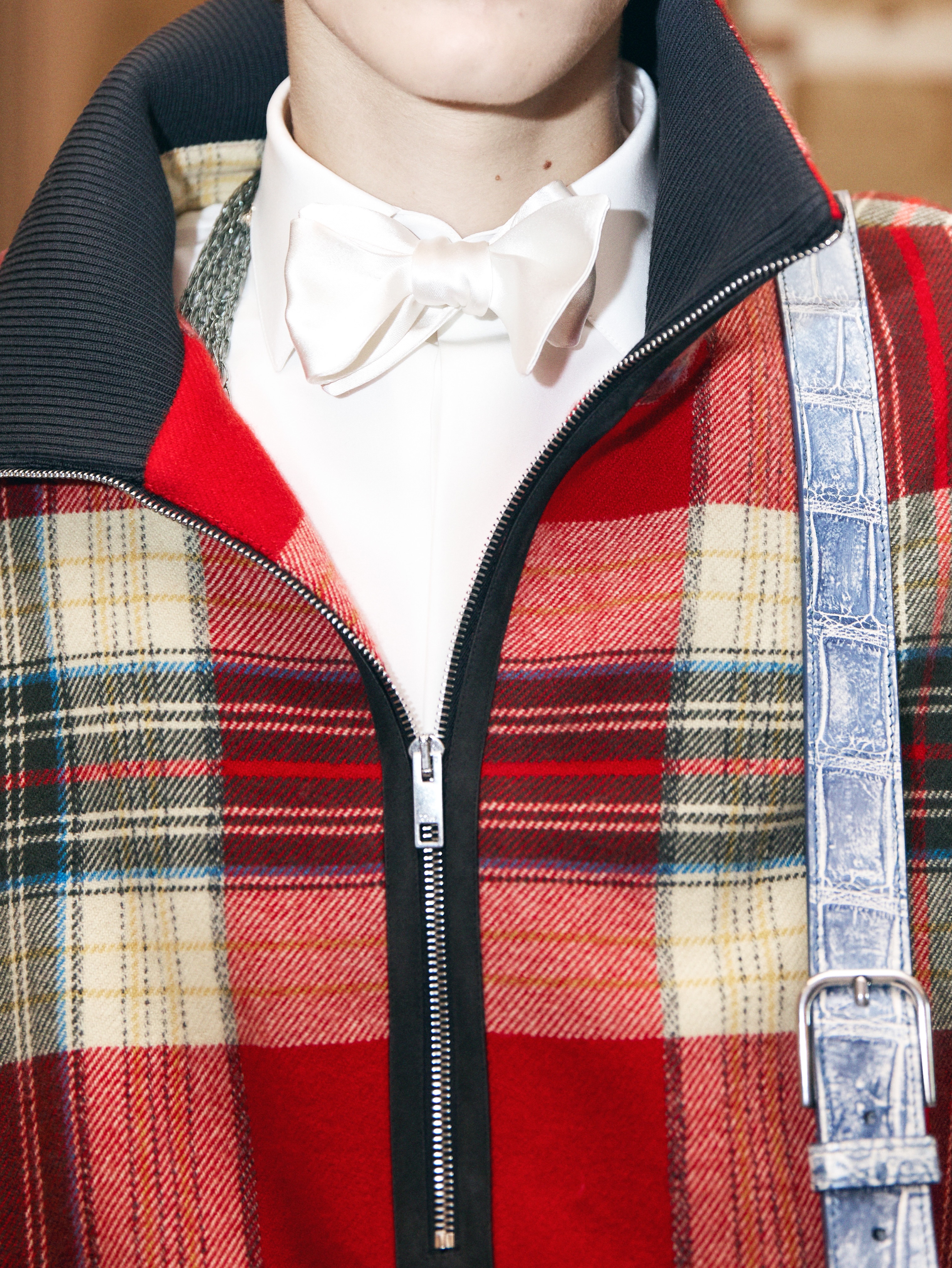 DIOR PRINTS A PINSTRIPE SUIT INSTEAD OF WEAVING ONE (image 5)