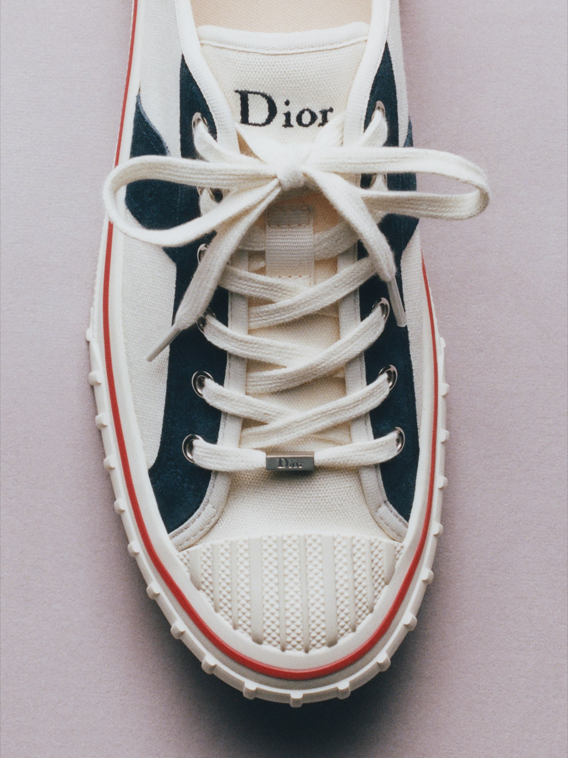 DIOR SPLITS ITS WINTER CAMPAIGN ACROSS TWO PHOTOGRAPHERS (image 4)