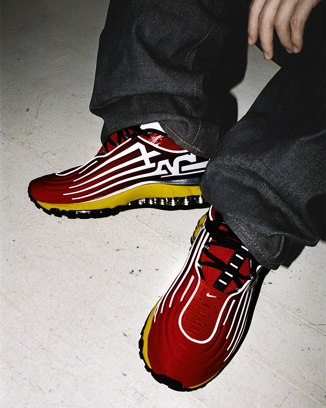 SUPREME REVIVES NIKE'S 2001 AIR ECSTASY AT DSM LA (image 3)