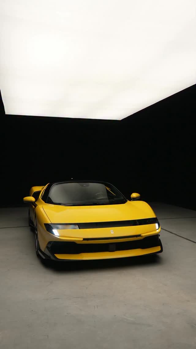 FERRARI BRINGS THE 849 TESTAROSSA NAMEPLATE OPEN AIR