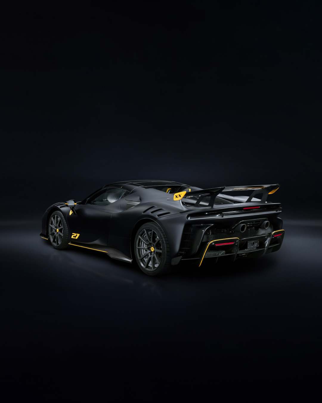 Ferrari's Tailor Made SF90 XX Spider Wears Nero Galaxy (image 6)
