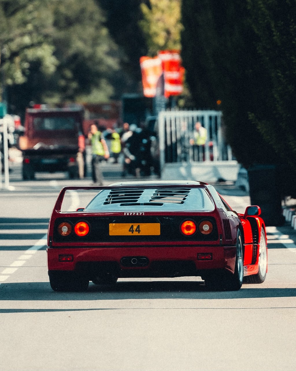 FERRARI'S F40 HAS THREE SEPARATE STAR TURNS IN 2026 (image 3)