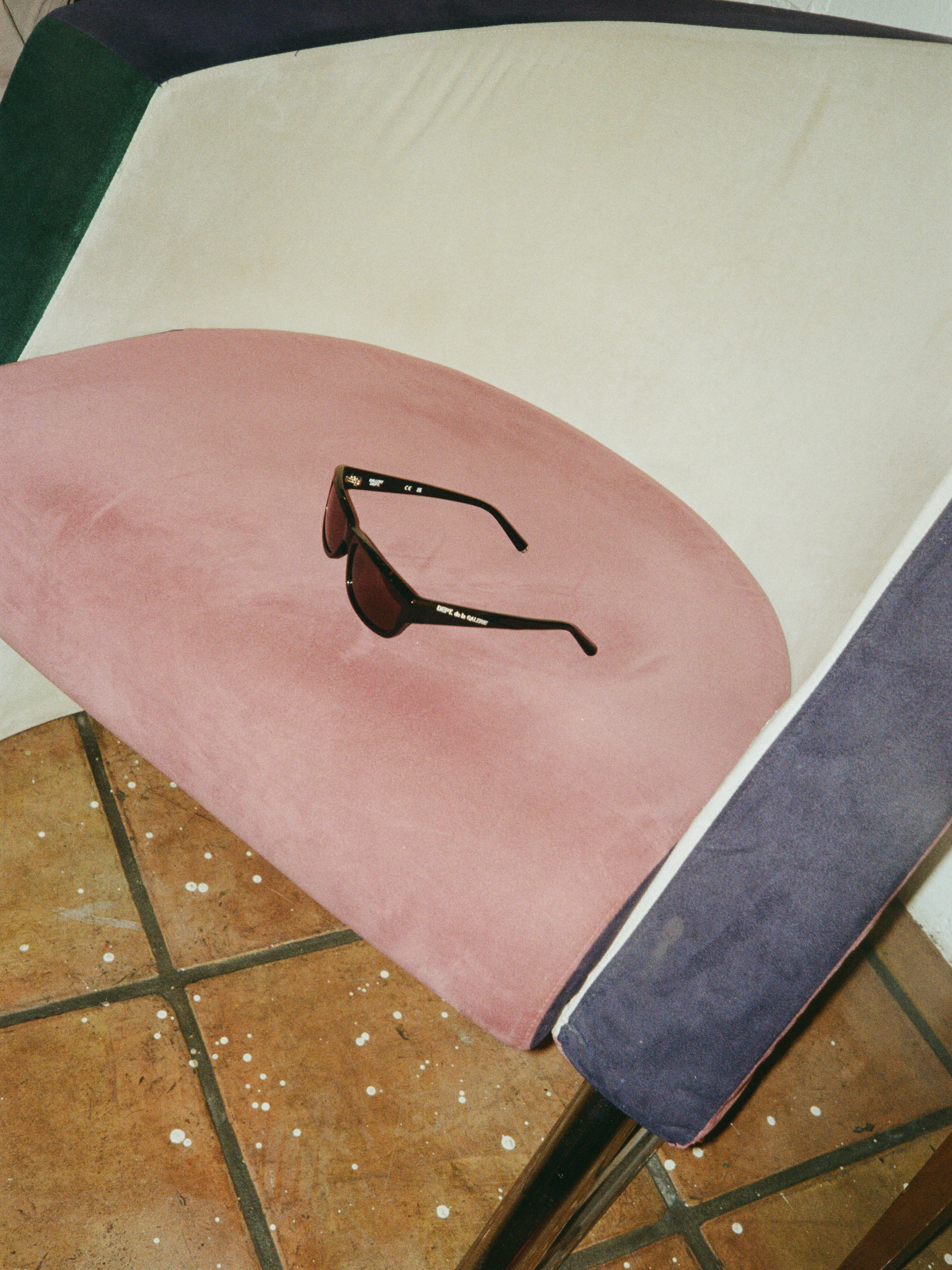 NINE YEARS IN, GALLERY DEPT TRIES ON EYEWEAR (image 7)