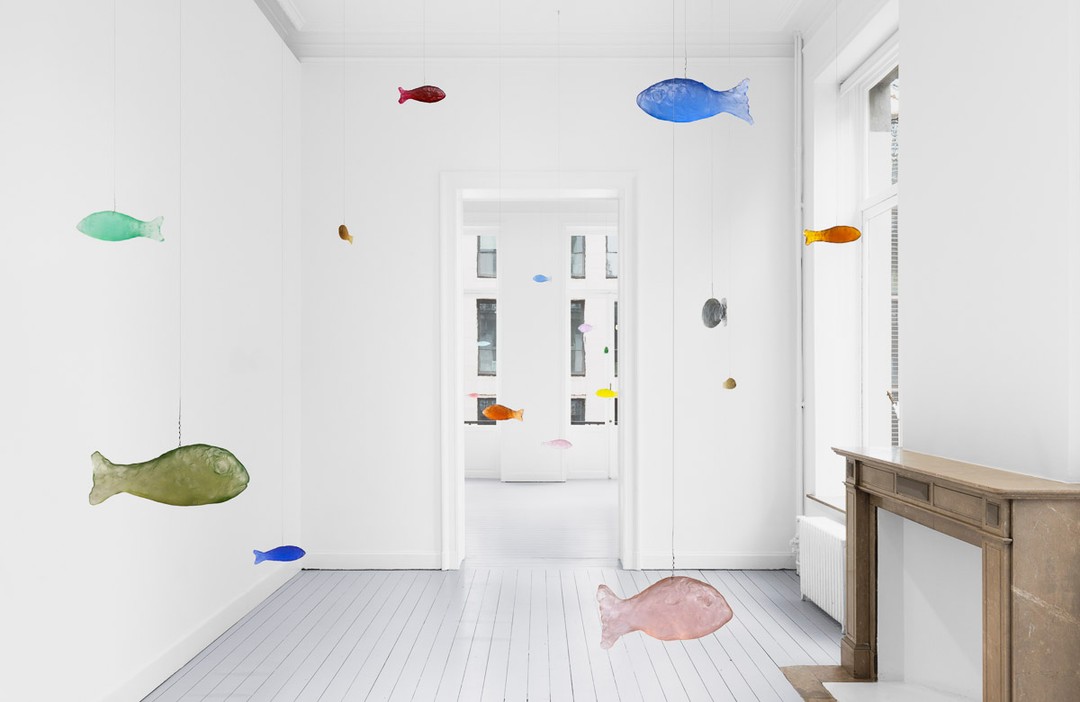 Ugo Rondinone Recasts 47 Bronze Fish in Colored Glass (image 4)