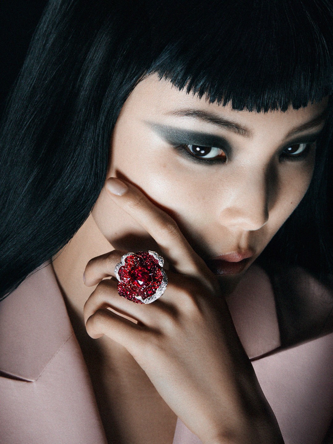GUCCI PUTS RUBIES ON TITANIUM POPPIES FOR HIGH JEWELRY (image 4)