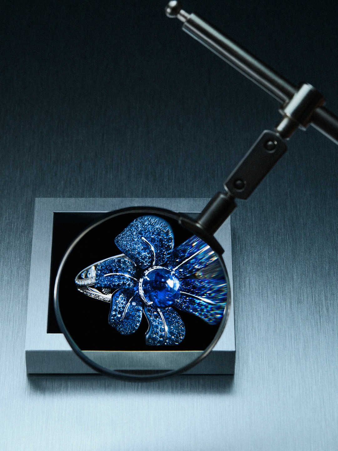 GUCCI PUTS RUBIES ON TITANIUM POPPIES FOR HIGH JEWELRY (image 5)