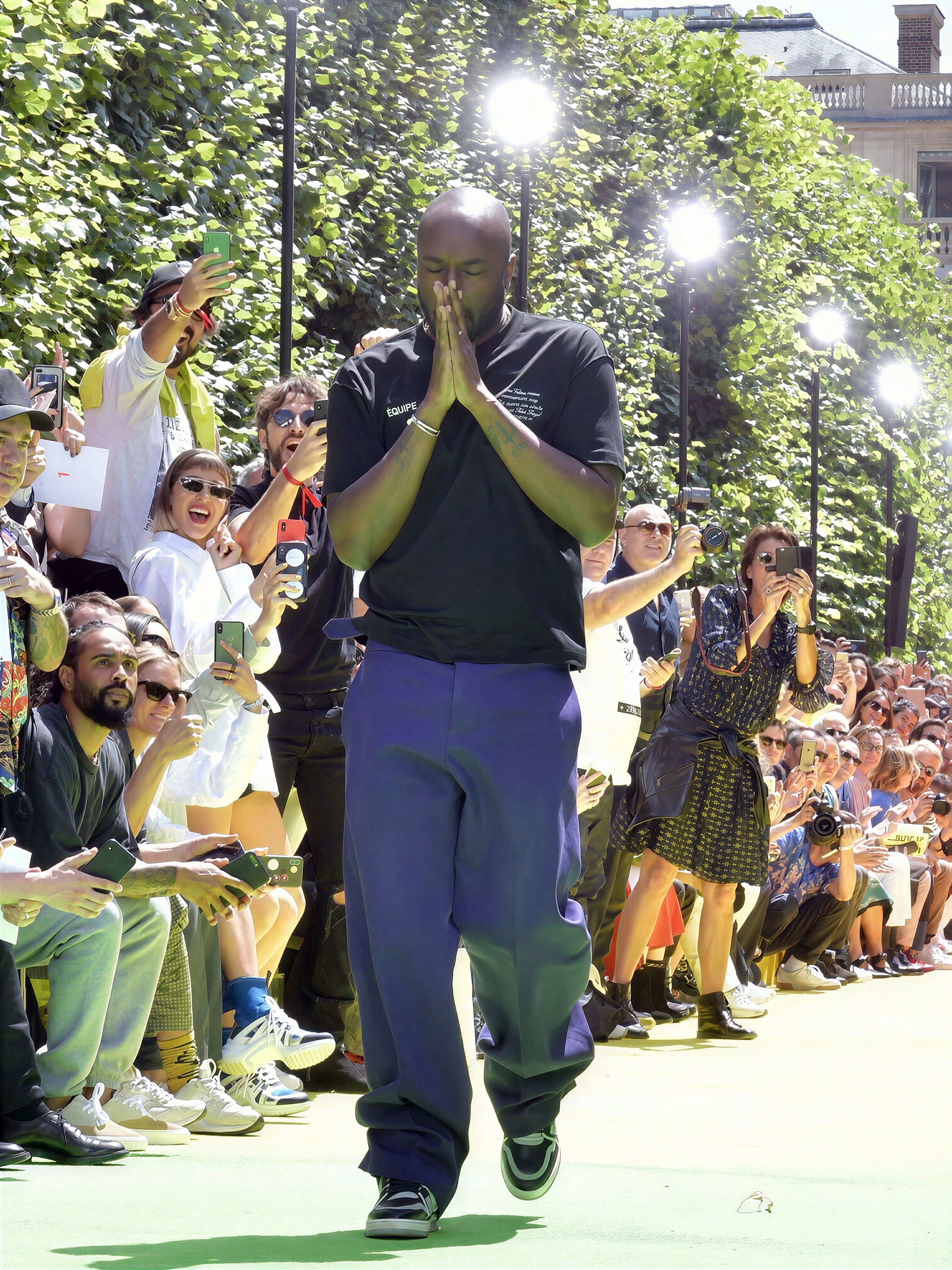 Kanye Hugged Virgil Abloh After His Louis Vuitton Debut (image 8)