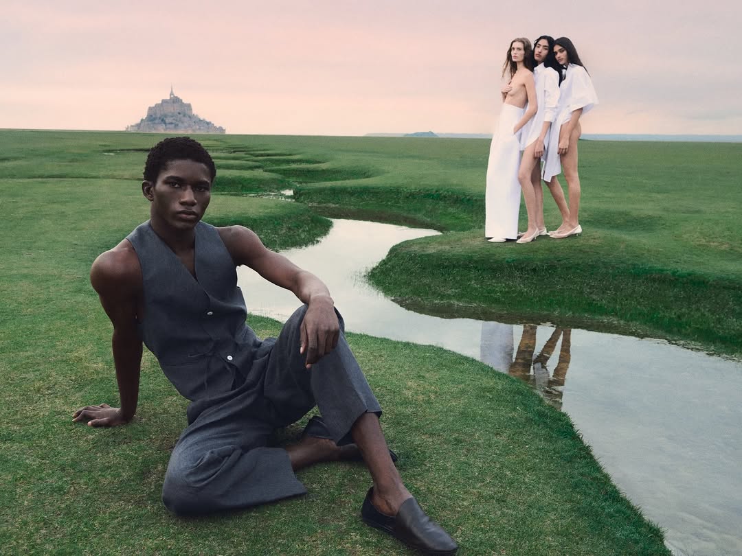 JACQUEMUS LE PAYSAN SHOWED AT VERSAILLES WITH LEATHER LEEKS (image 2)