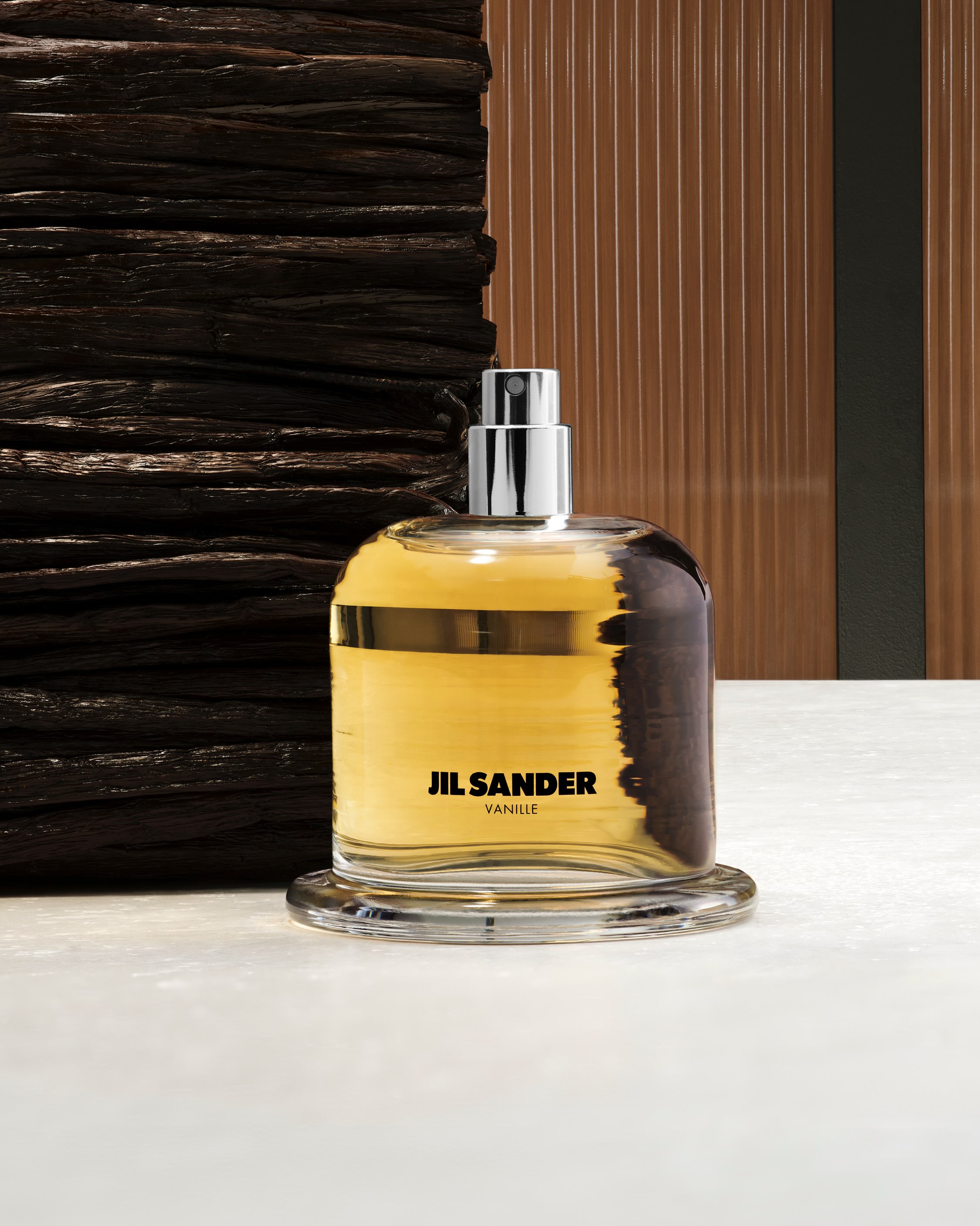 A Jil Sander Olfactory Series 1 Chapter II campaign image for Vanille and Mahogany, photographed by Lara Giliberto.