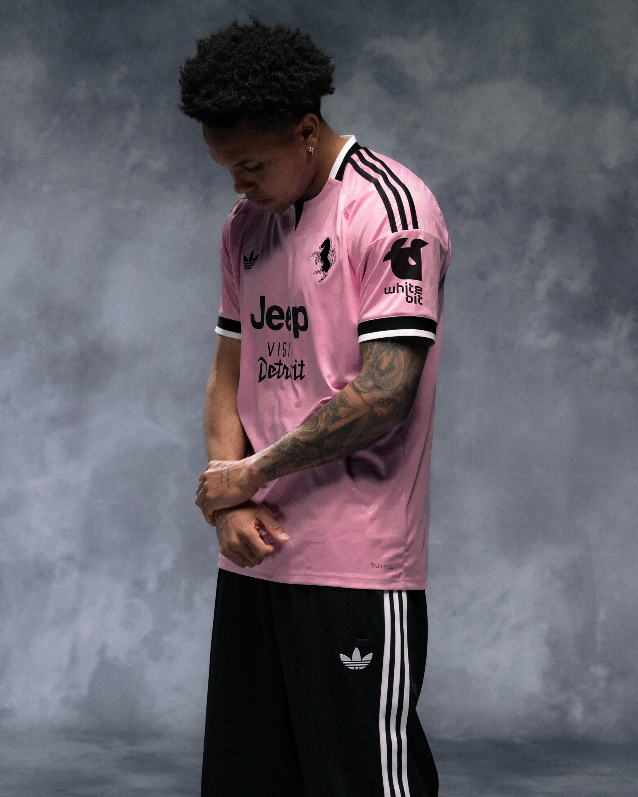 JUVENTUS REVIVES 1898 PINK FOR NEW ADIDAS AWAY KIT (image 3)