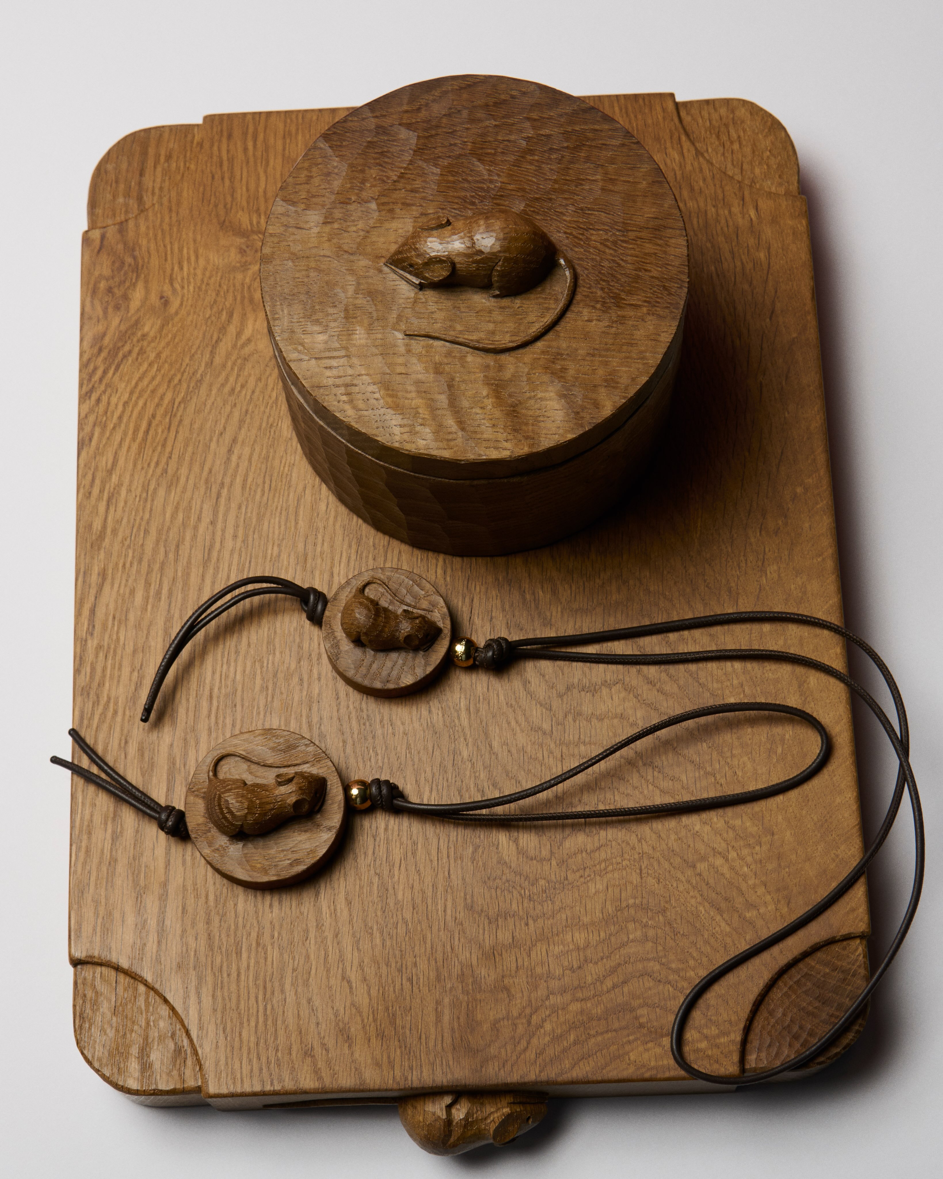 JW ANDERSON X MOUSEMAN PUTS A 1919 MOUSE ON EVERY PIECE (image 2)
