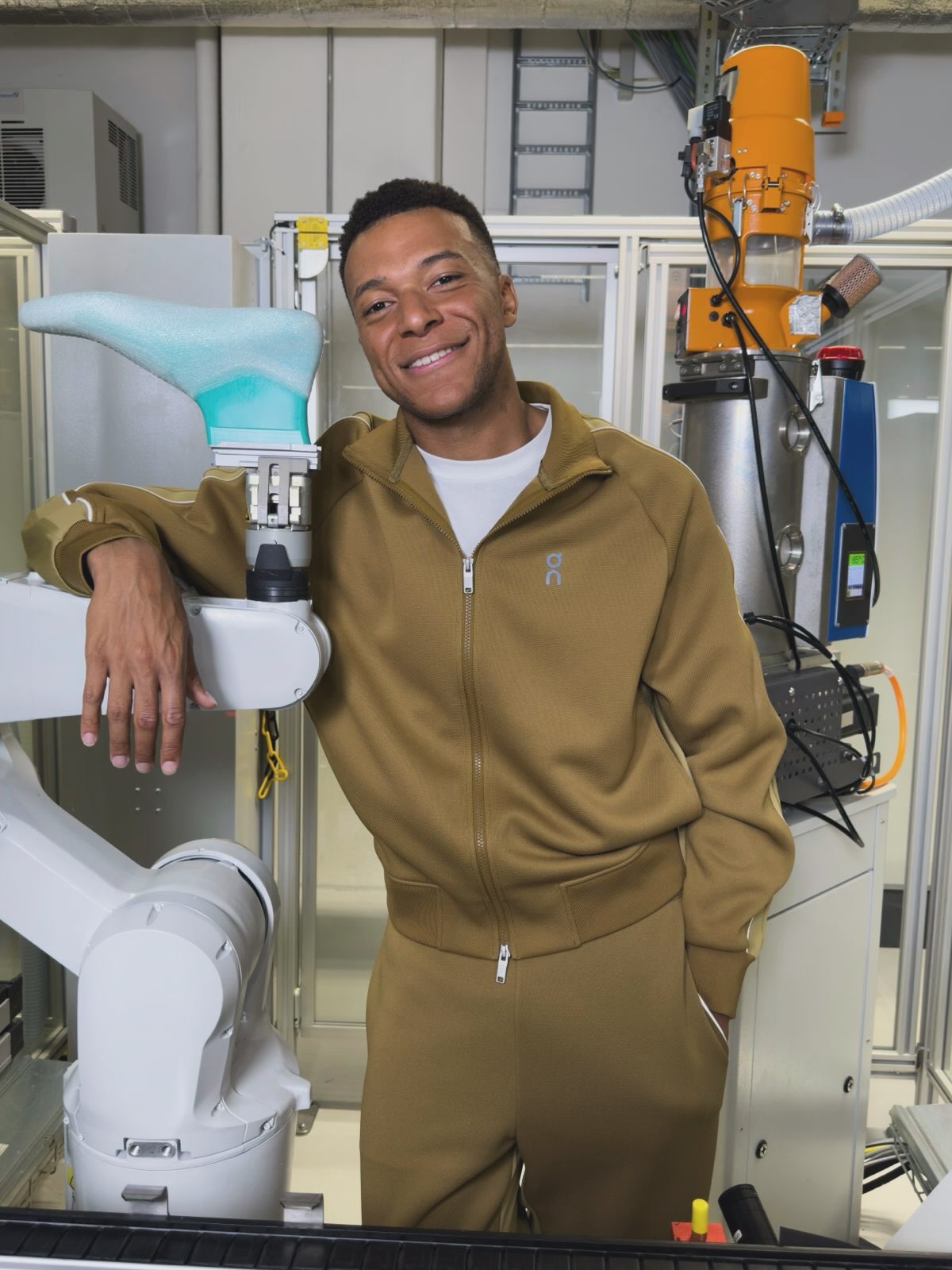 MBAPPÉ LEAVES NIKE, TAKES A SEAT AT ON'S DESIGN TABLE (image 2)