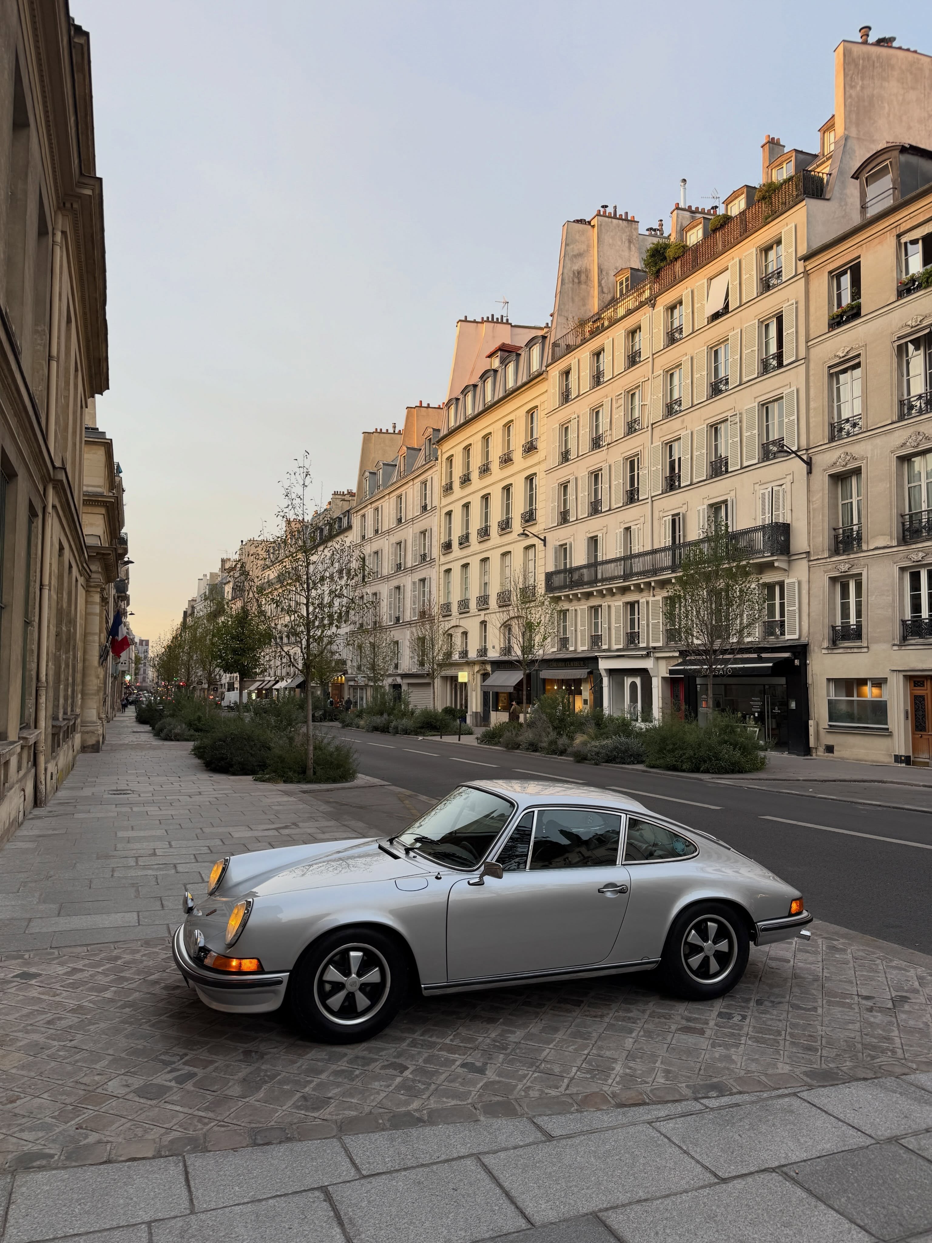 A 1973 Porsche 911 2.4 S offered in Paris