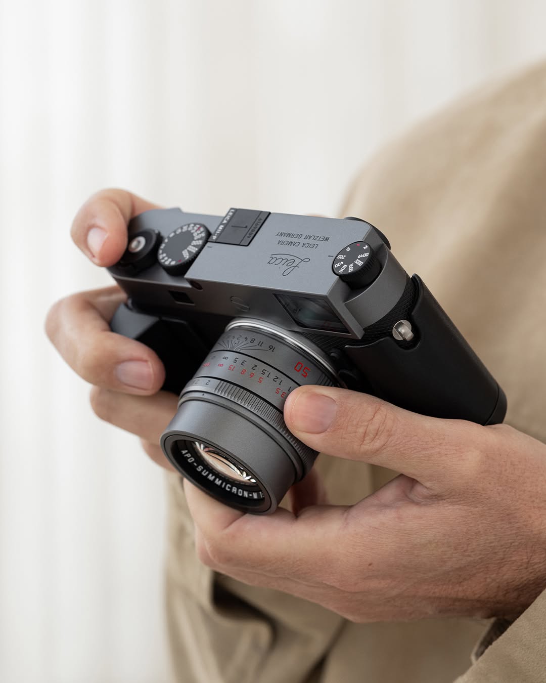 LEICA METAL GRAY M11-P IS A $10,400 COAT OF PAINT (image 2)