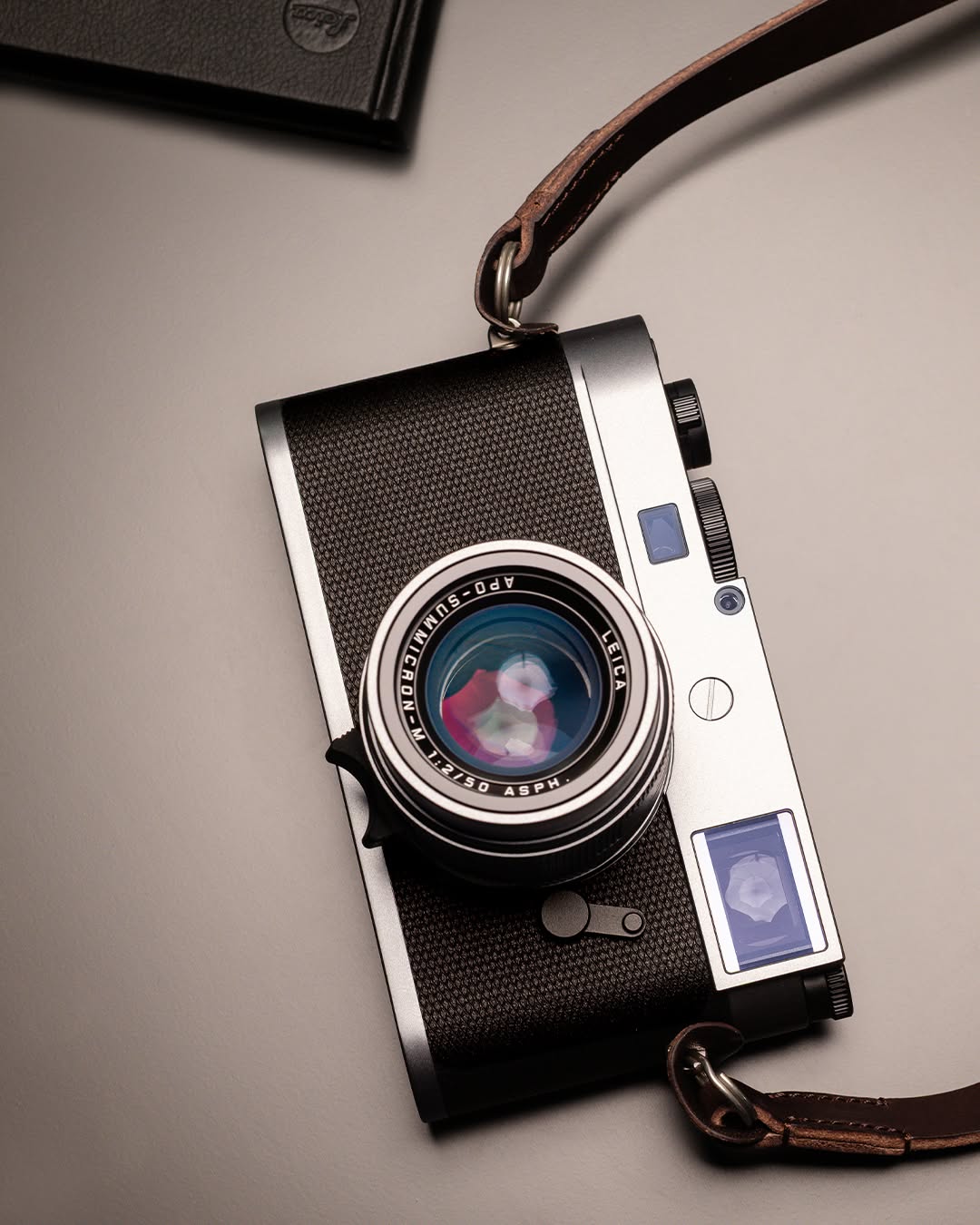 LEICA METAL GRAY M11-P IS A $10,400 COAT OF PAINT (image 5)