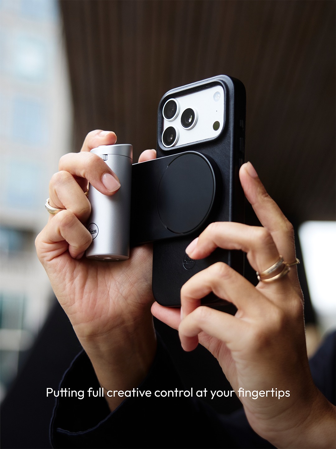 LEICA'S LUX GRIP ARRIVES IN SILVER WITH A NEW APP LOOK (image 5)