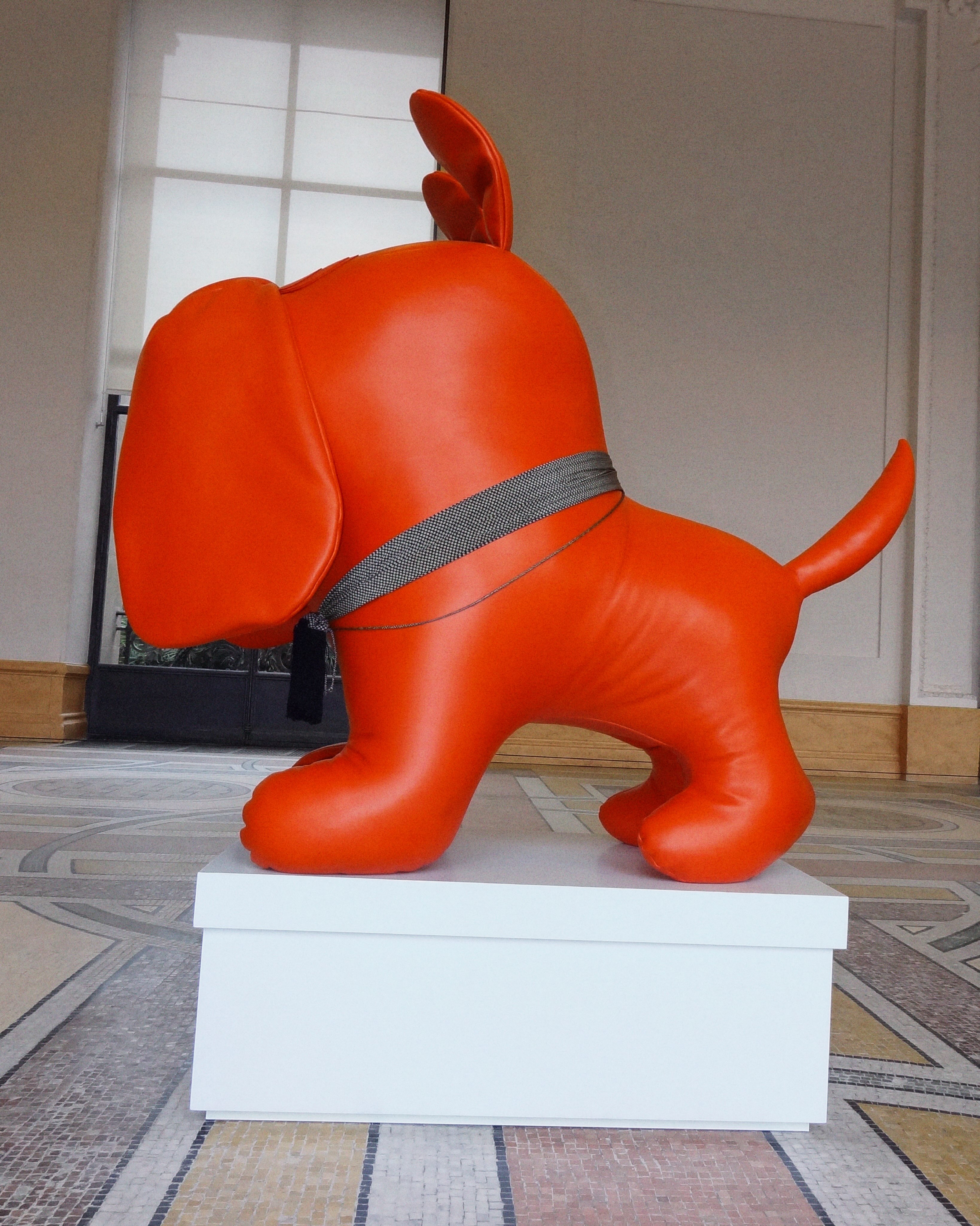 LOEWE'S RUNWAY MENAGERIE REACHES THE PETIT PALAIS (image 5)