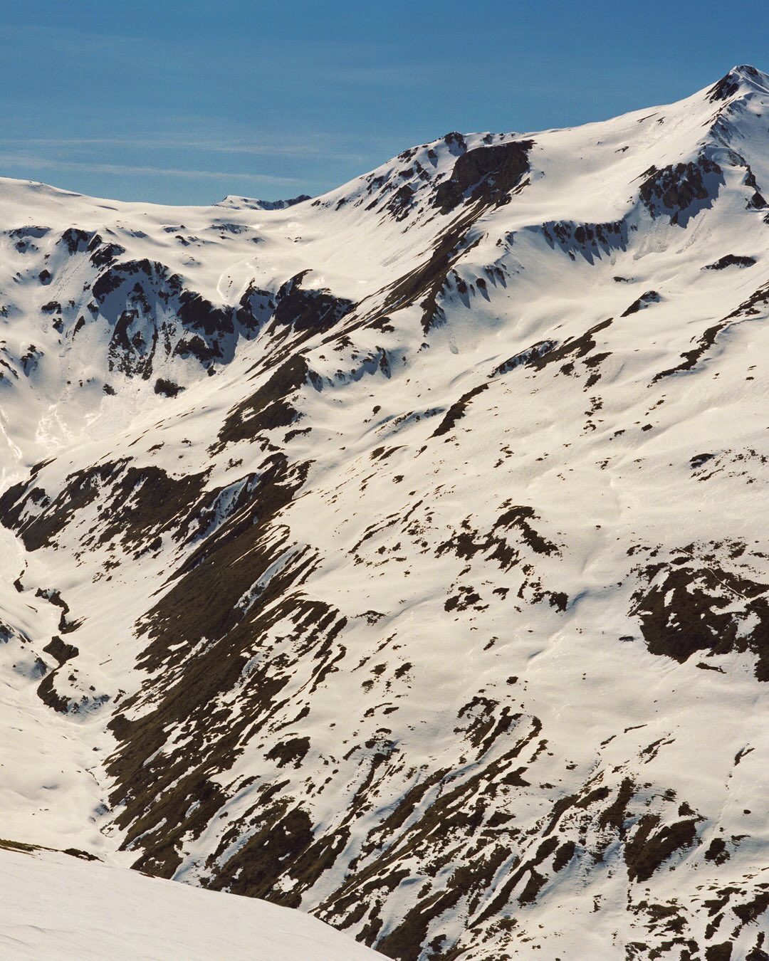 LV Ski Collection Moves Après Ski Into Shearling and Tweed (image 6)