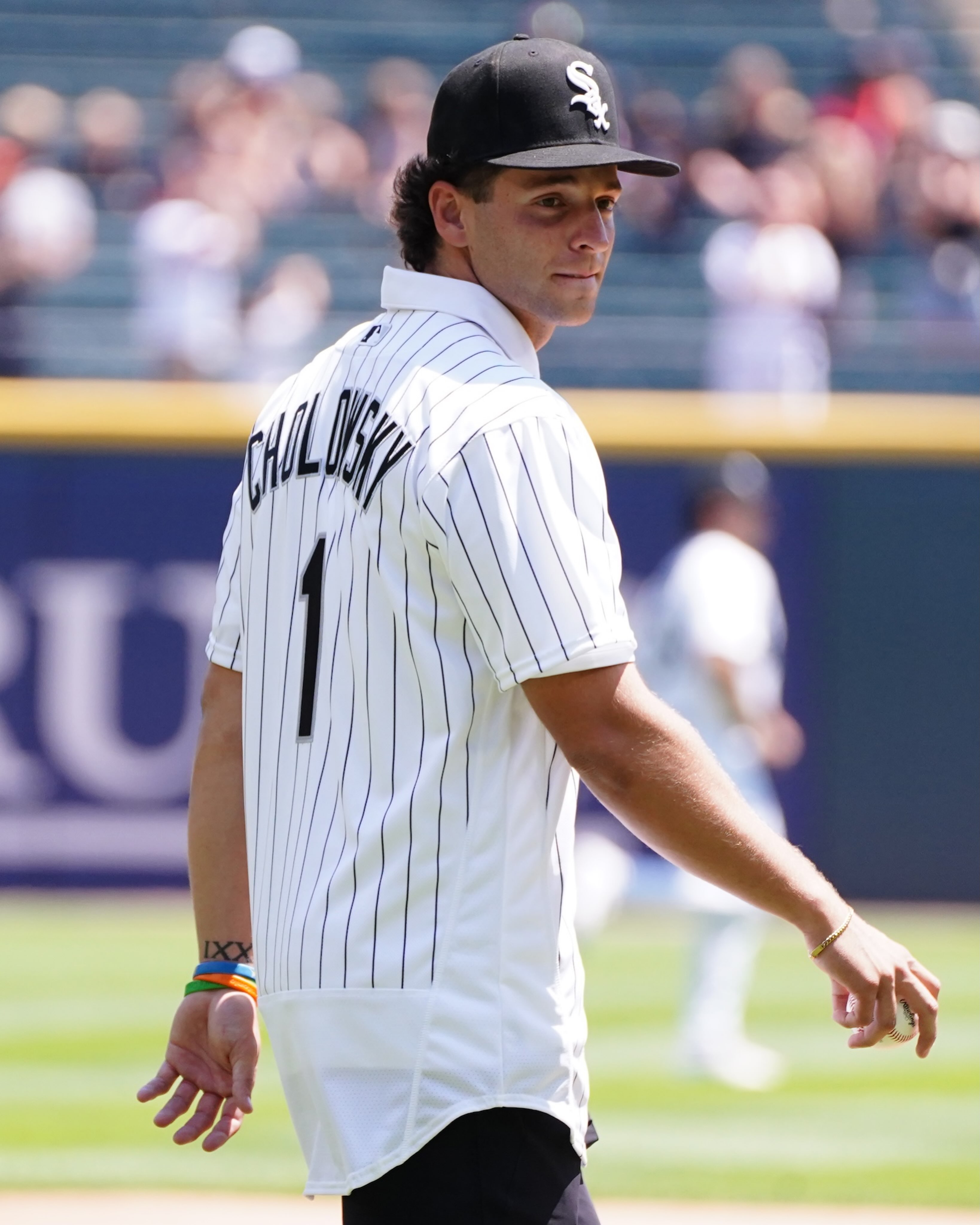 MLB CALLS HAROLD BAINES THE CATCHER. HE NEVER CAUGHT. (image 2)